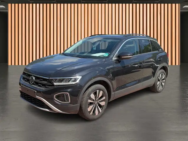 Volkswagen T-Roc view 2