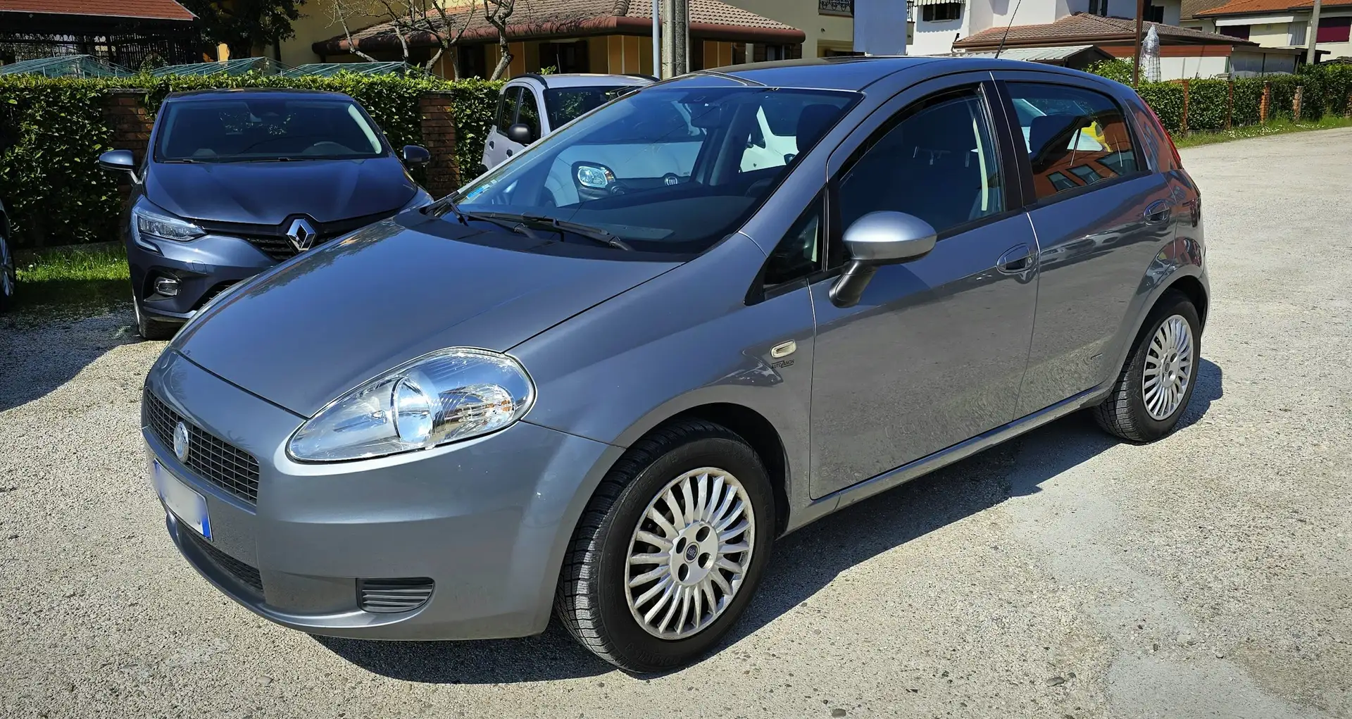 Fiat Grande Punto Grande Punto 5p 1.2 Dynamic Gris - 1