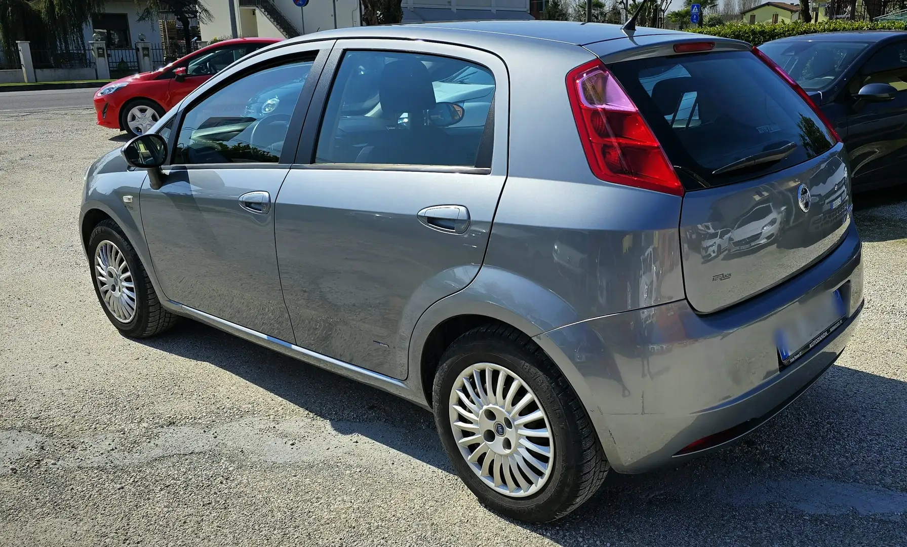 Fiat Grande Punto Grande Punto 5p 1.2 Dynamic Gris - 2