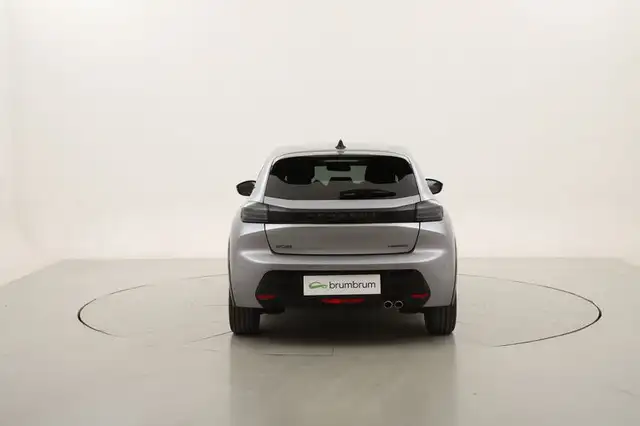 Peugeot 208 view 4