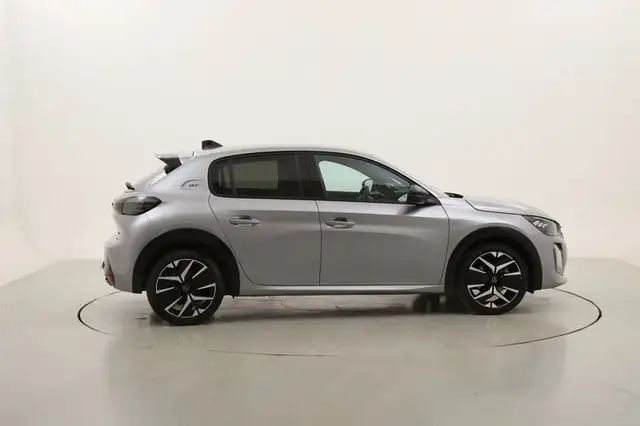 Peugeot 208 view 6