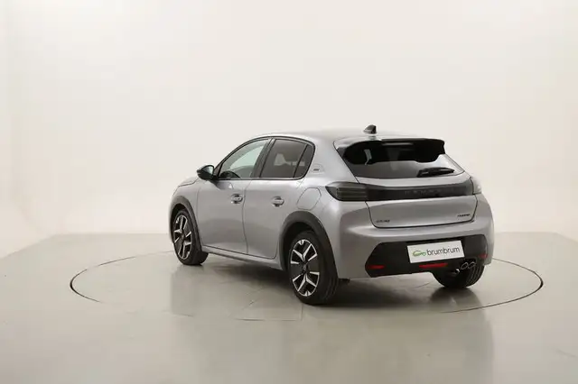 Peugeot 208 view 3