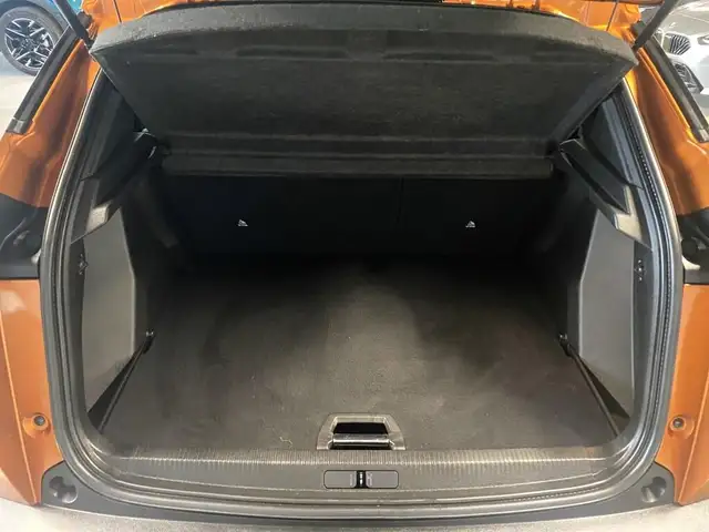 Peugeot 2008 view 9