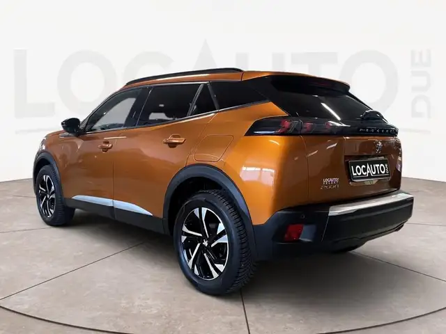 Peugeot 2008 view 5