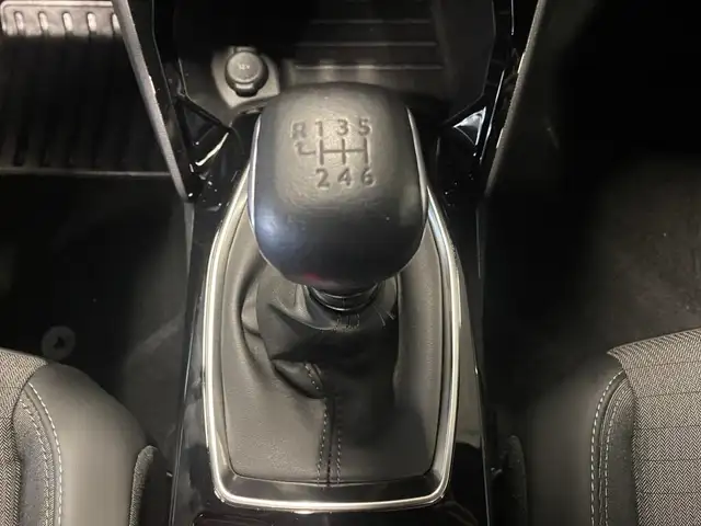 Peugeot 2008 view 12