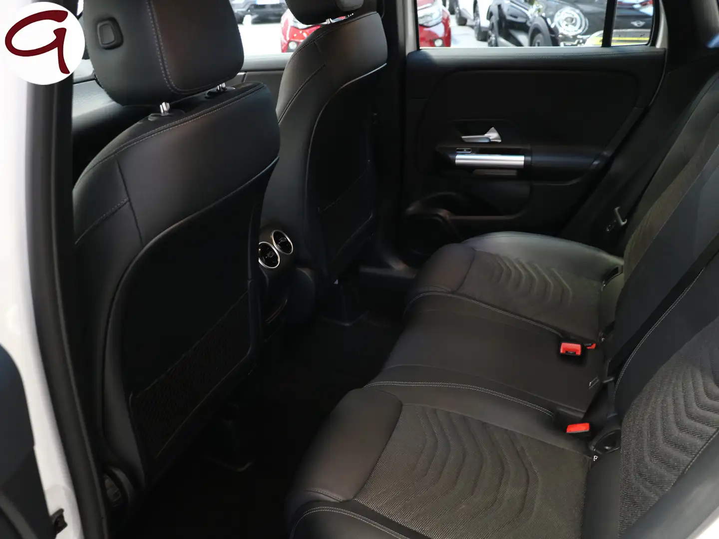 Mercedes-Benz GLA 200 200d 8G-DCT Blanc - 2