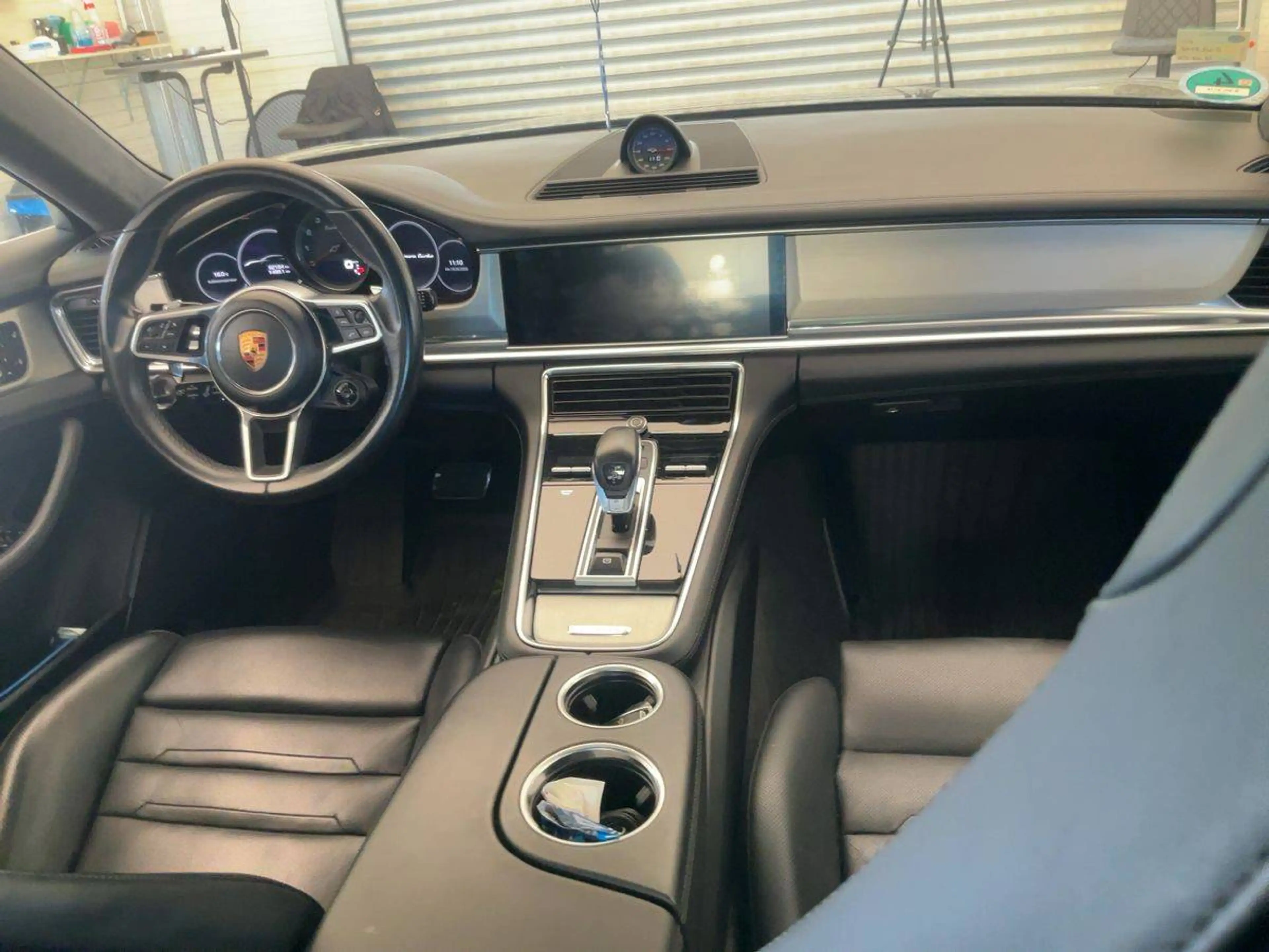 Porsche Panamera Turbo — photo 11