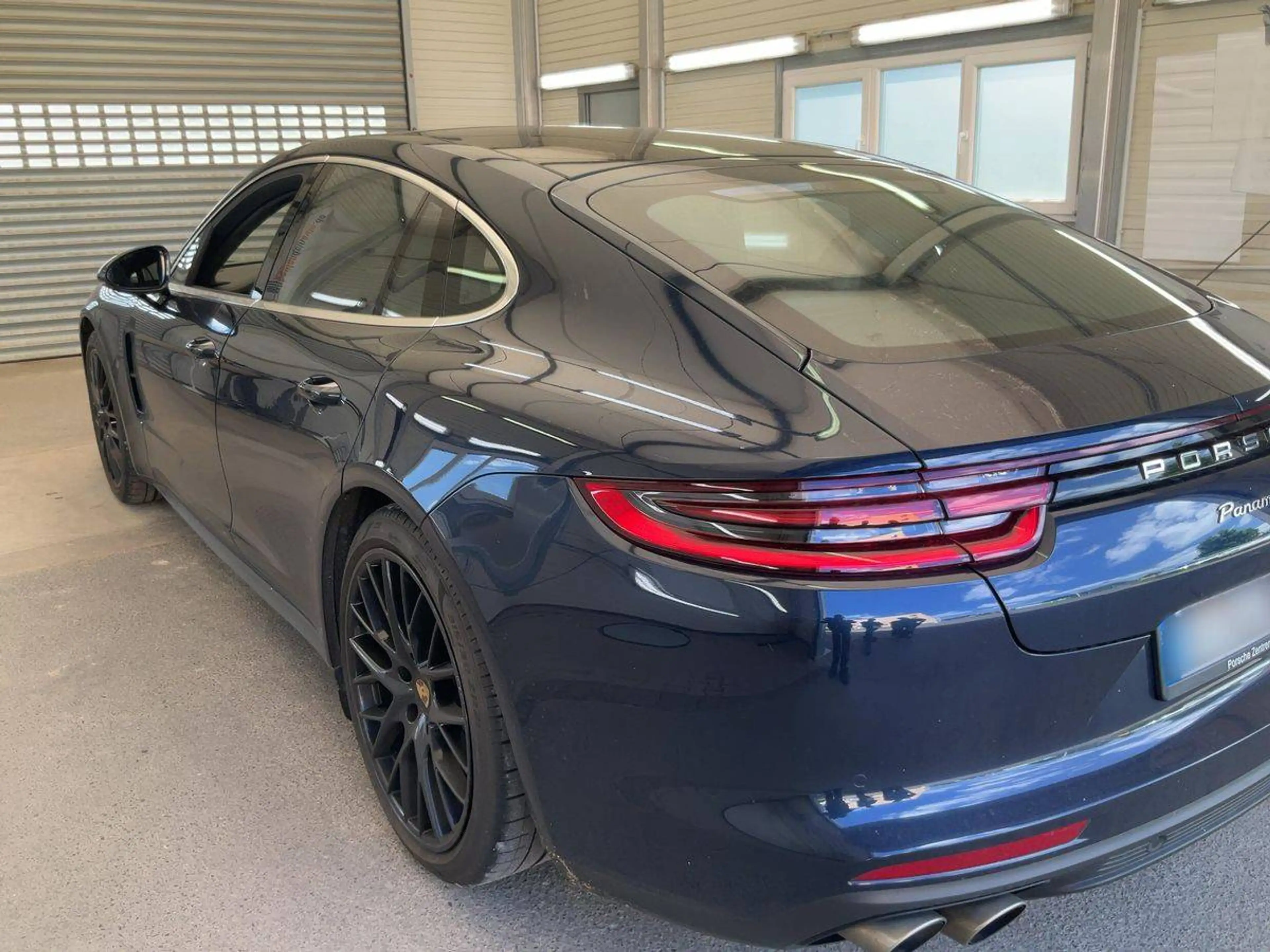 Porsche Panamera Turbo — photo 12