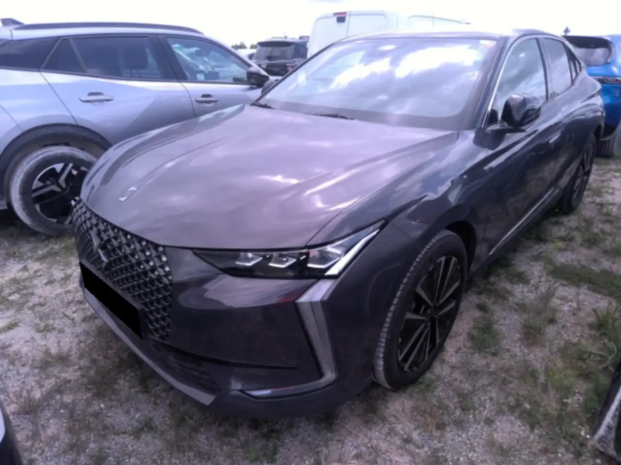 DS Automobiles N°4