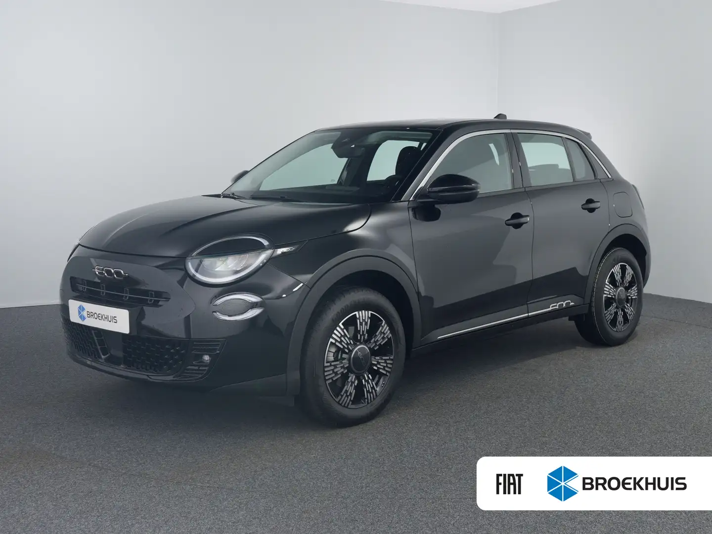Fiat 600 | € 3000 Voorraad Voordeel | 1.2 Hybrid Urban Limi Zwart - 1