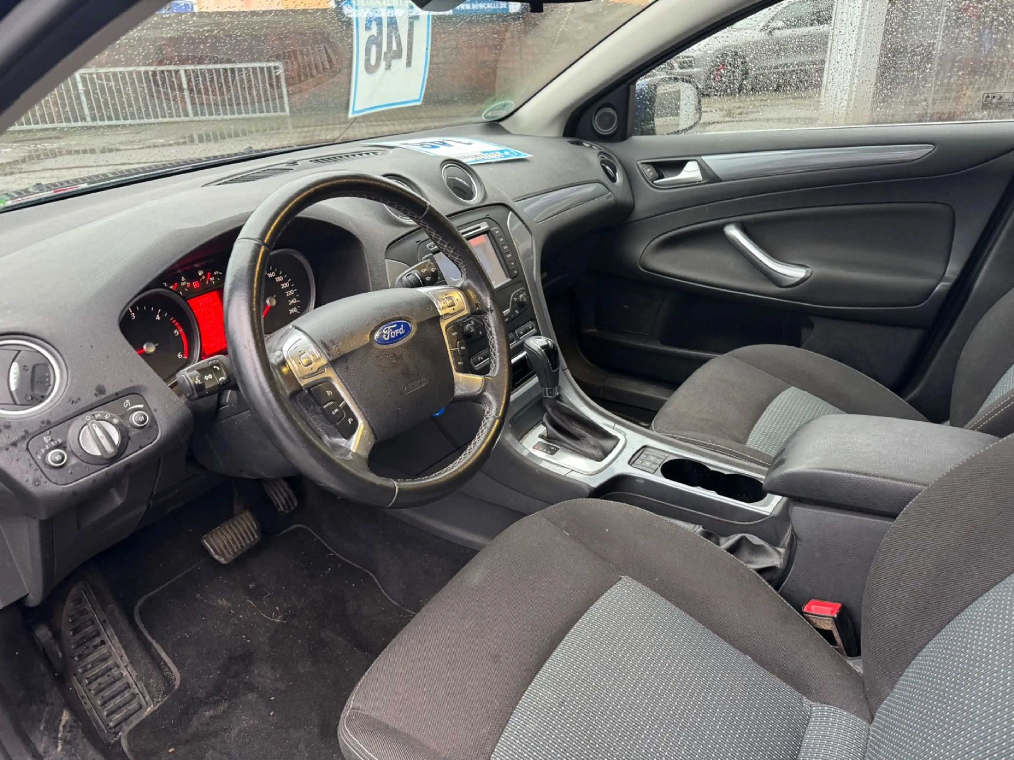 Ford Mondeo Turnier Champions Edition — photo 5