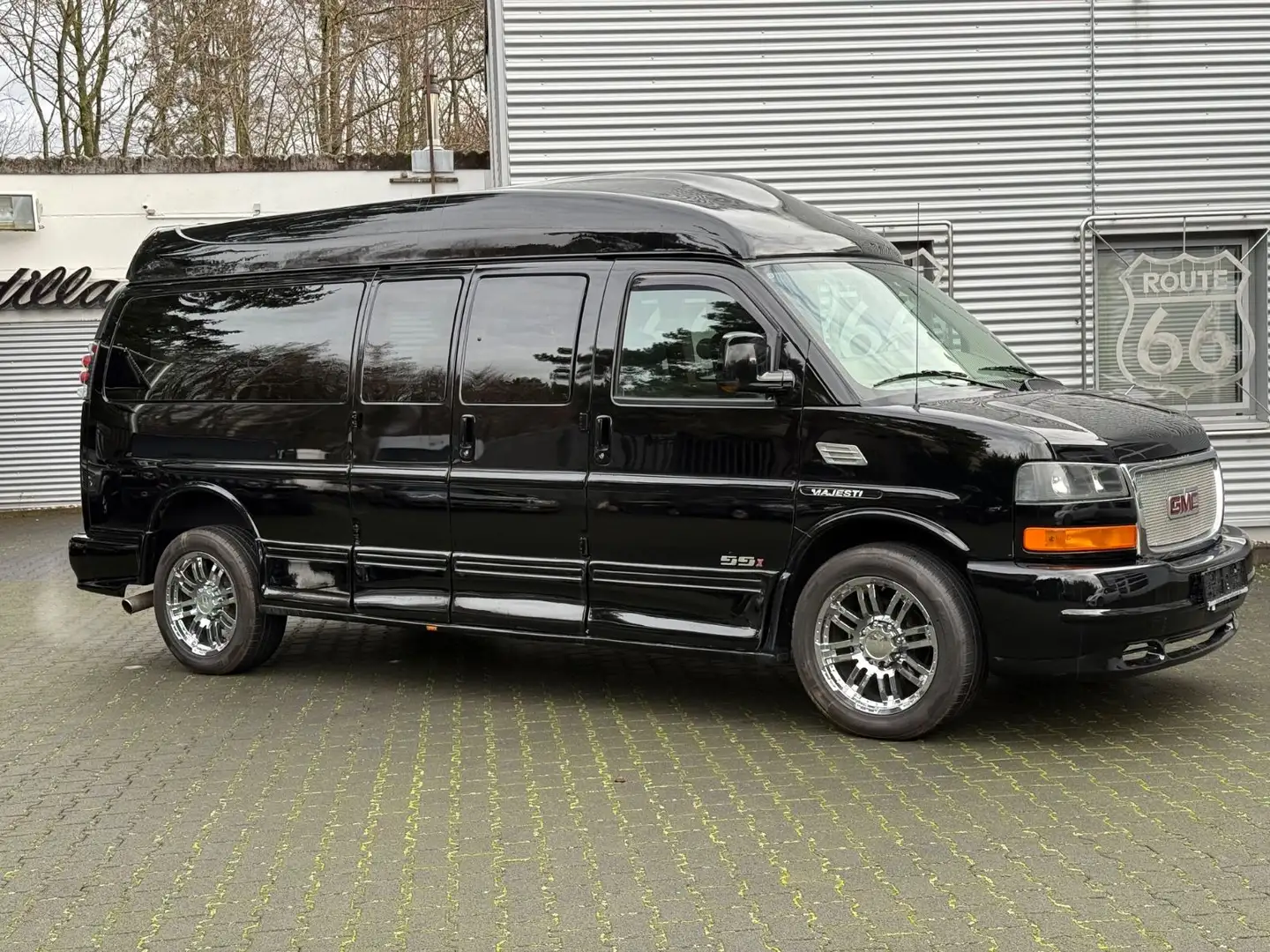 GMC Savana 2500. 6.0, 9 Sitzer Van.Majestic Fekete - 1
