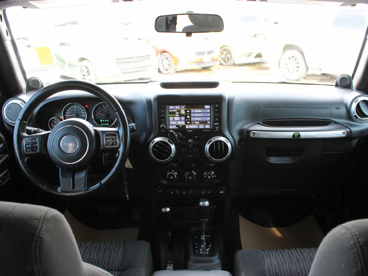 Jeep Wrangler снимка Jeep Wrangler