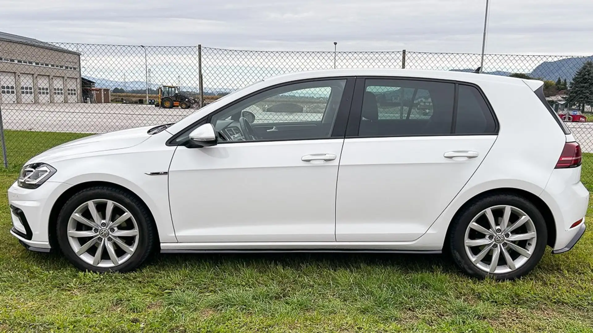 Volkswagen Golf Golf VII r-Line 1,0 TSI Weiß - 1