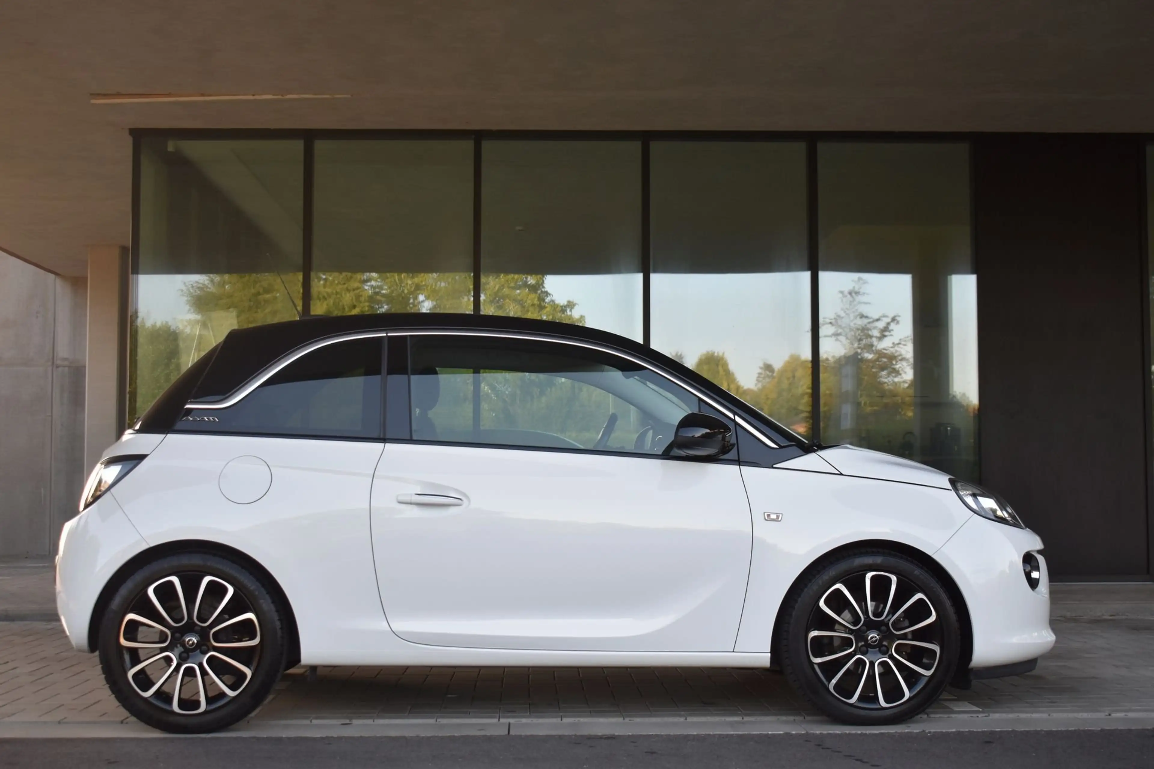 Opel Adam 1.2 GLAM *CarPlay*PanoDak*Parkeersensoren — photo 3