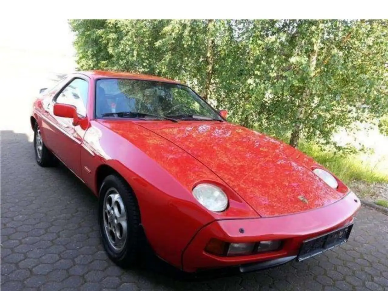 Porsche 928