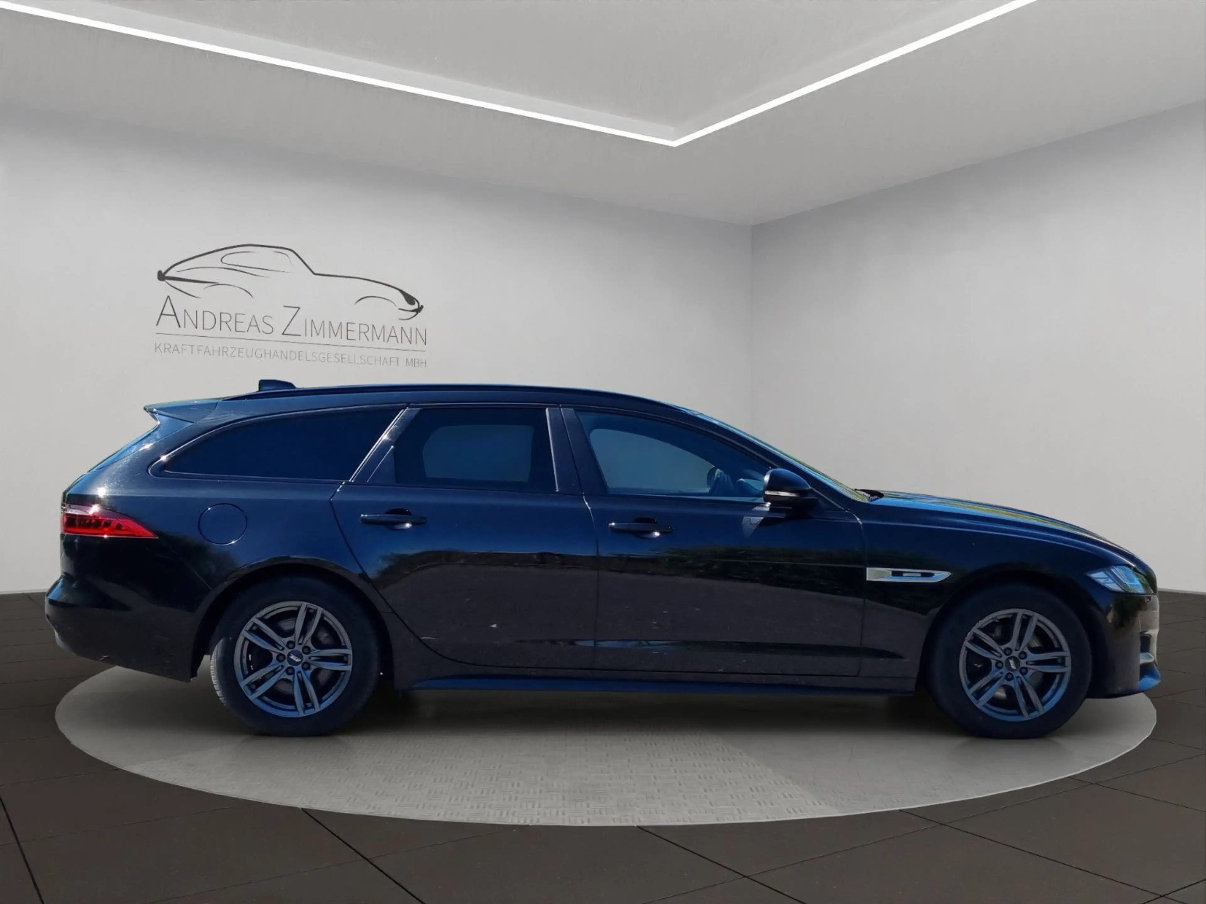 Jaguar XF Sportbrake 20d R-Sport AWD MERIDIAN/LED/LR-HZ — photo 4