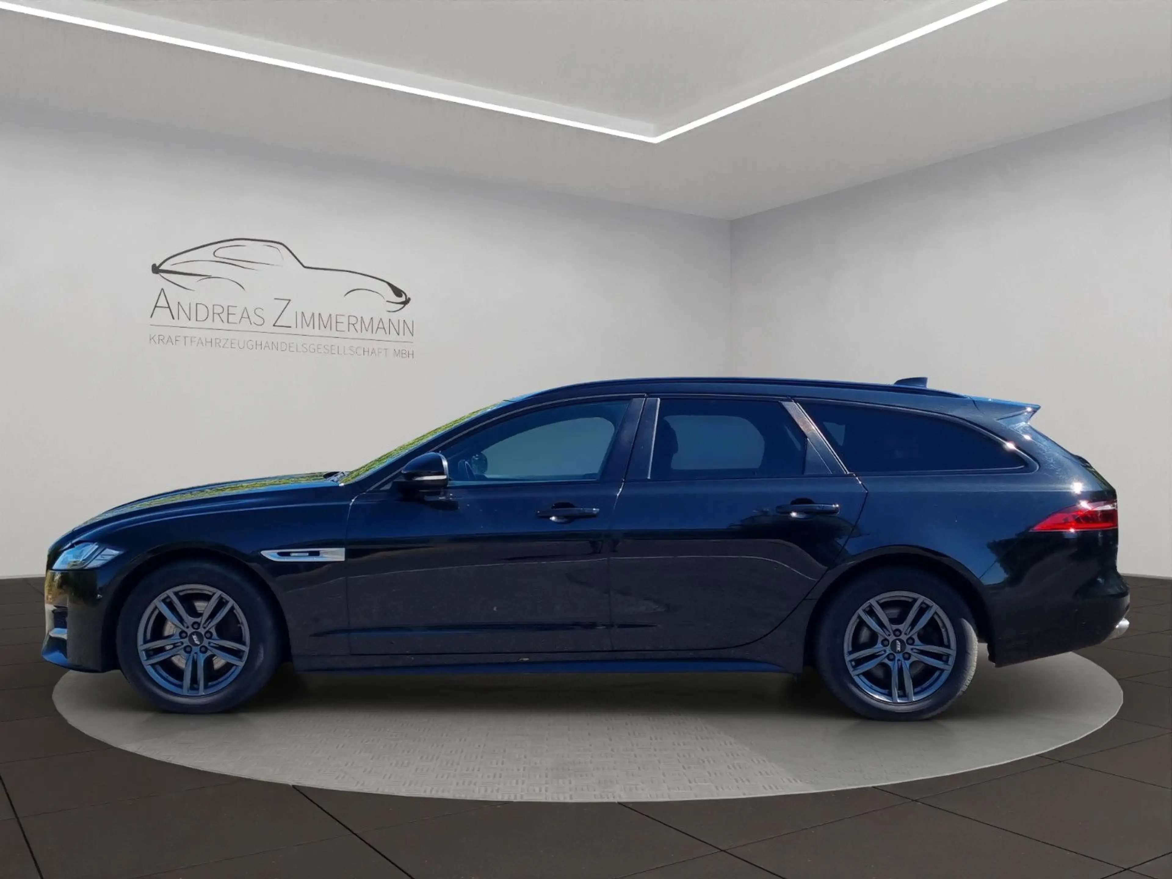 Jaguar XF Sportbrake 20d R-Sport AWD MERIDIAN/LED/LR-HZ — photo 3
