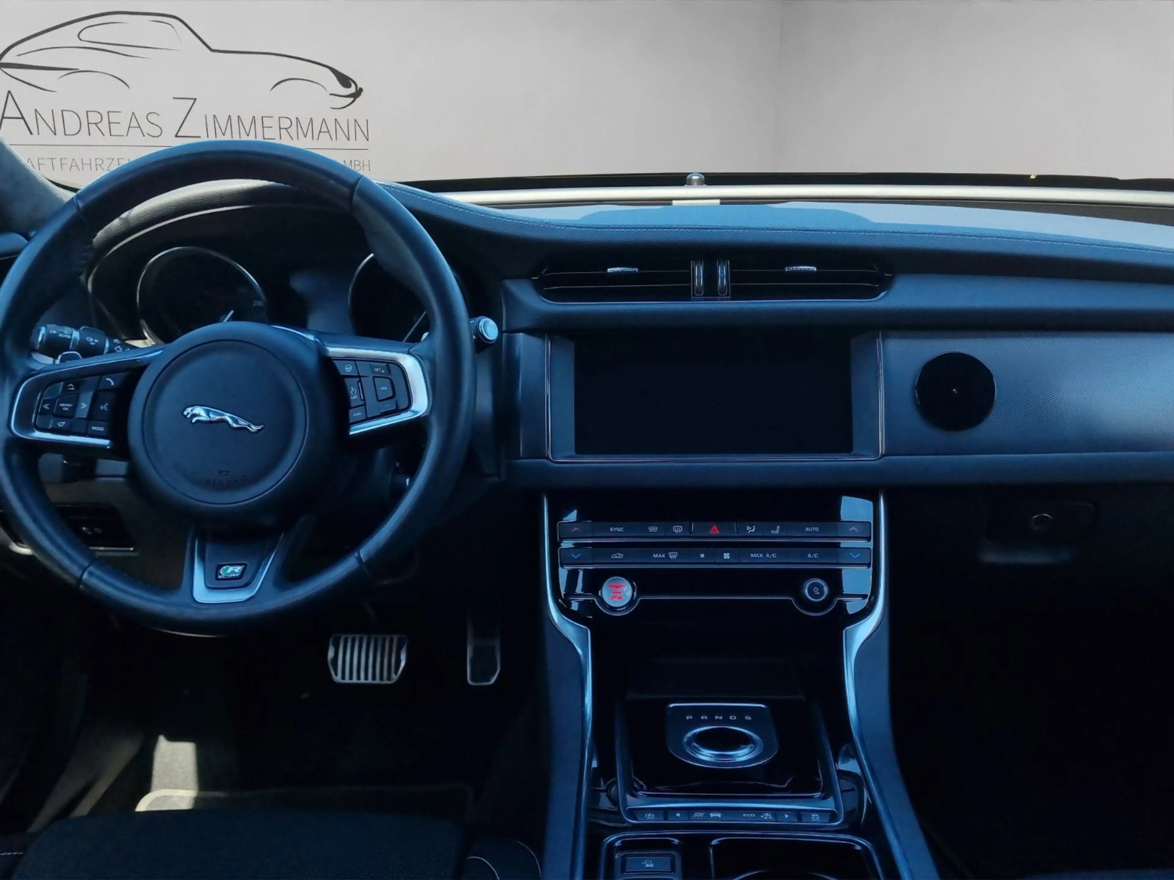 Jaguar XF Sportbrake 20d R-Sport AWD MERIDIAN/LED/LR-HZ — photo 11