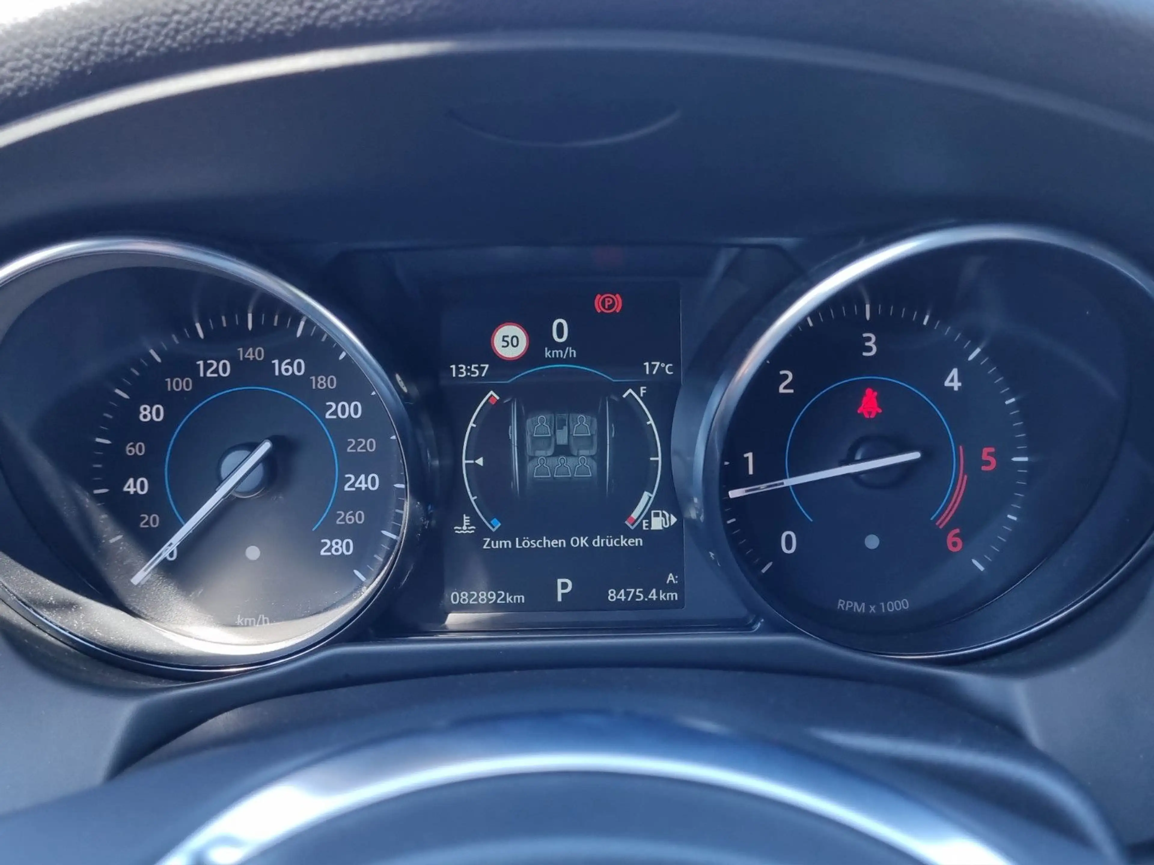 Jaguar XF Sportbrake 20d R-Sport AWD MERIDIAN/LED/LR-HZ — photo 14