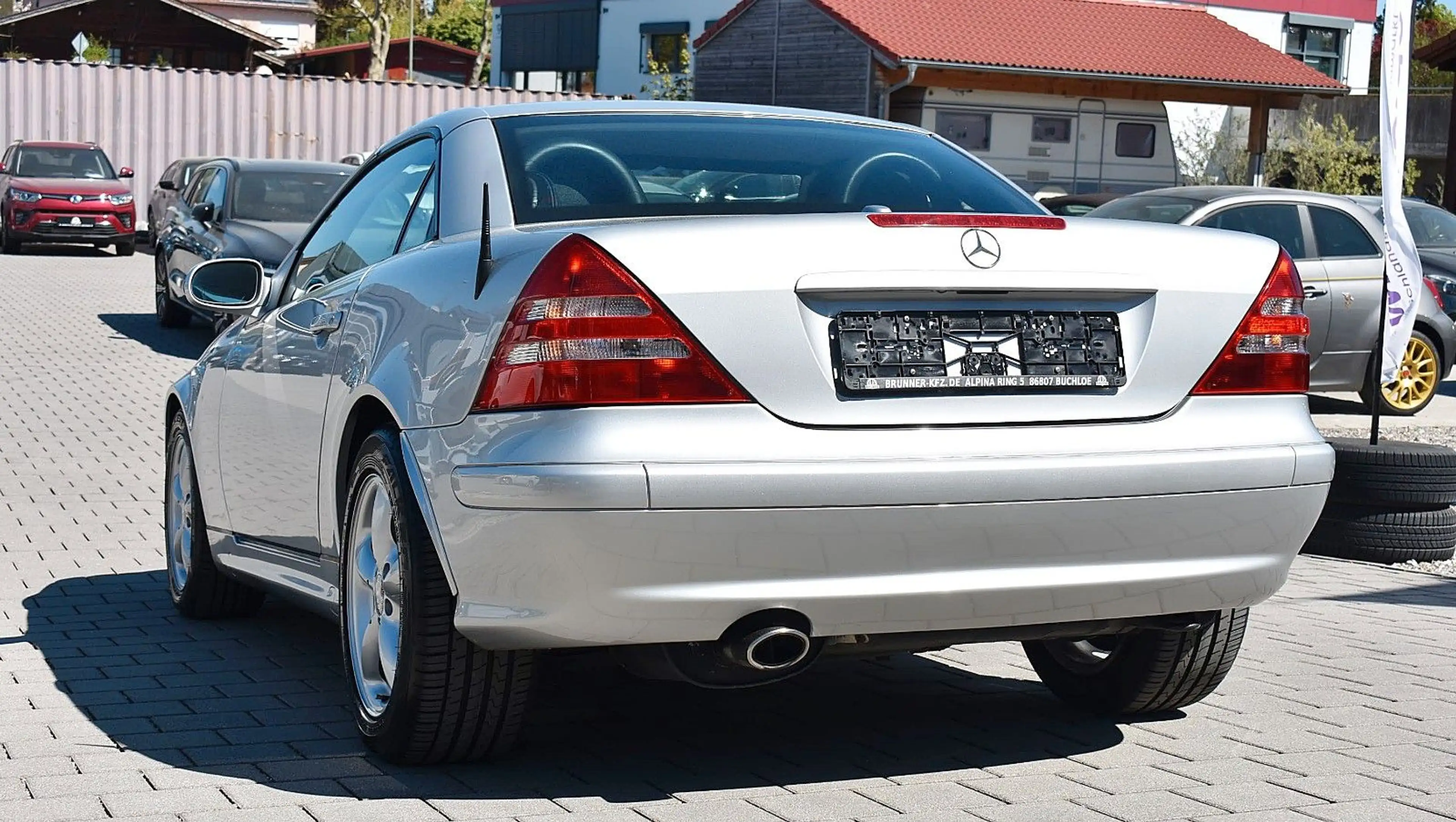 Mercedes-Benz SLK 320 — photo 12