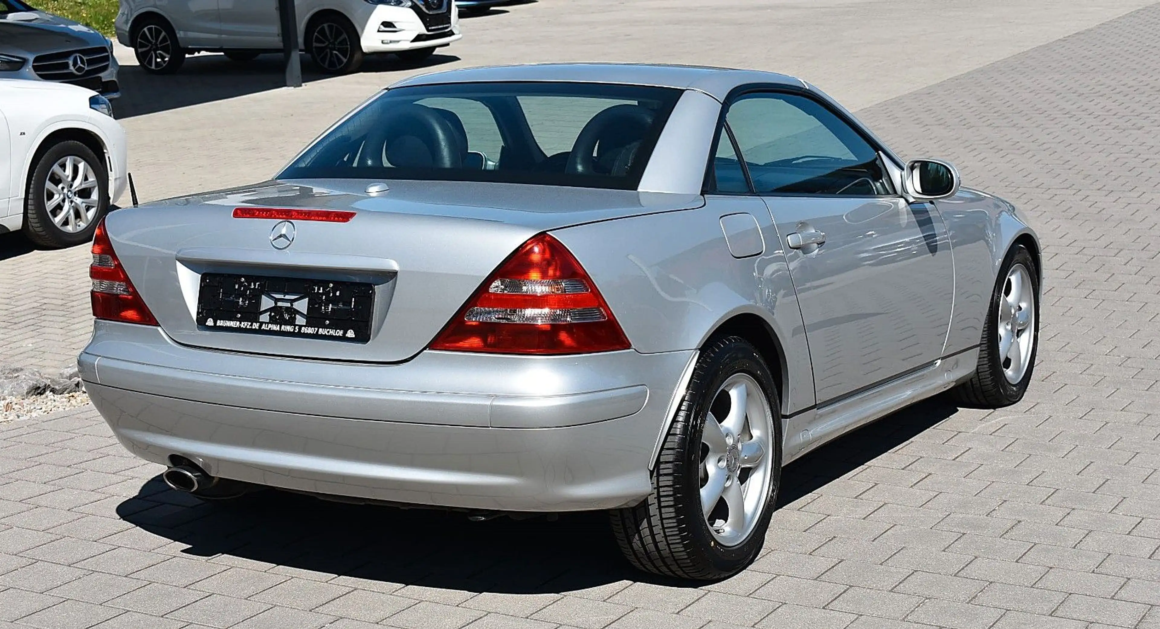 Mercedes-Benz SLK 320 — photo 10