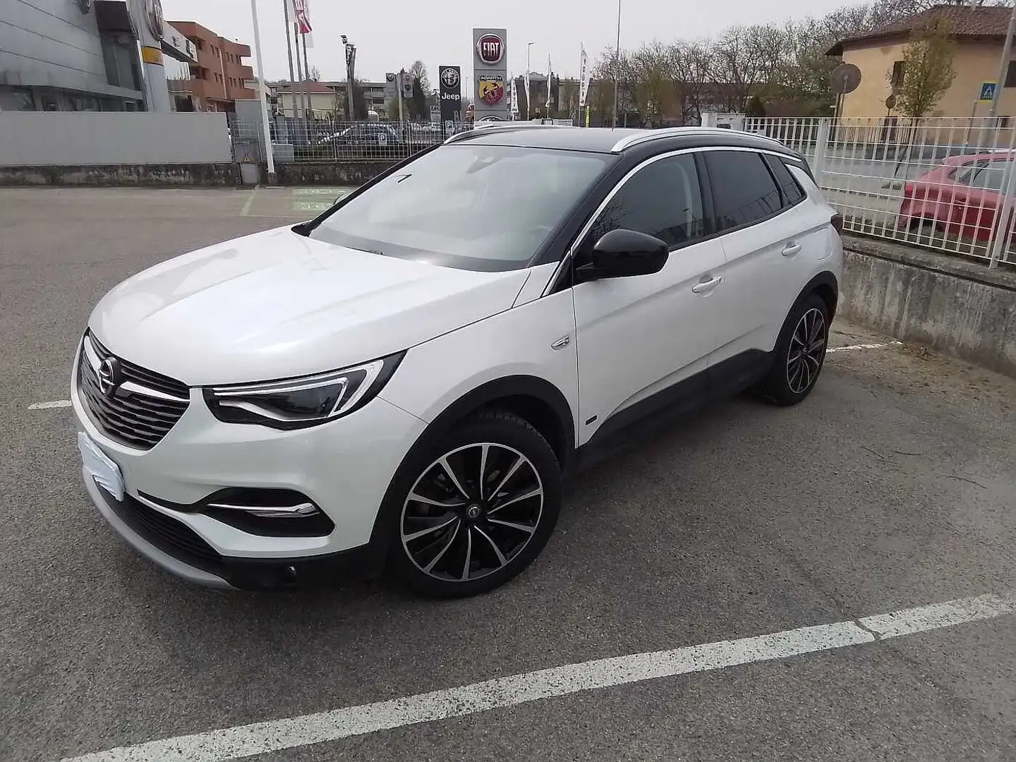 Opel Grandland X 1.6 Hybrid Plug-in aut. AWD Design Line Bianco - 1