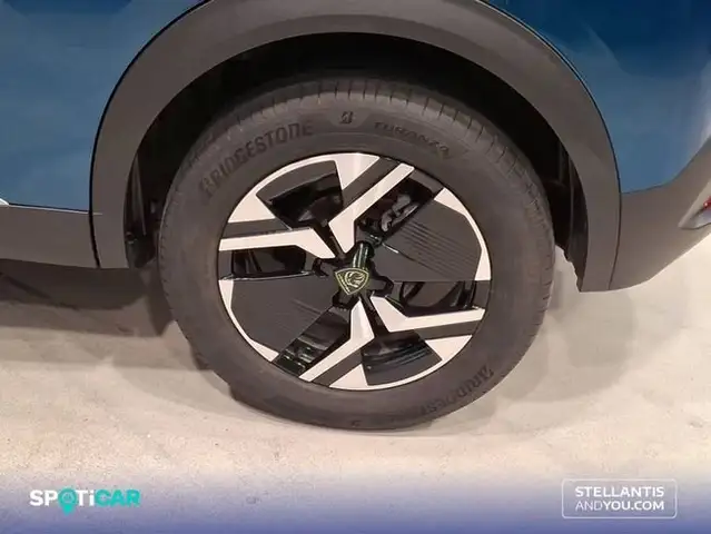 Peugeot 2008 view 11
