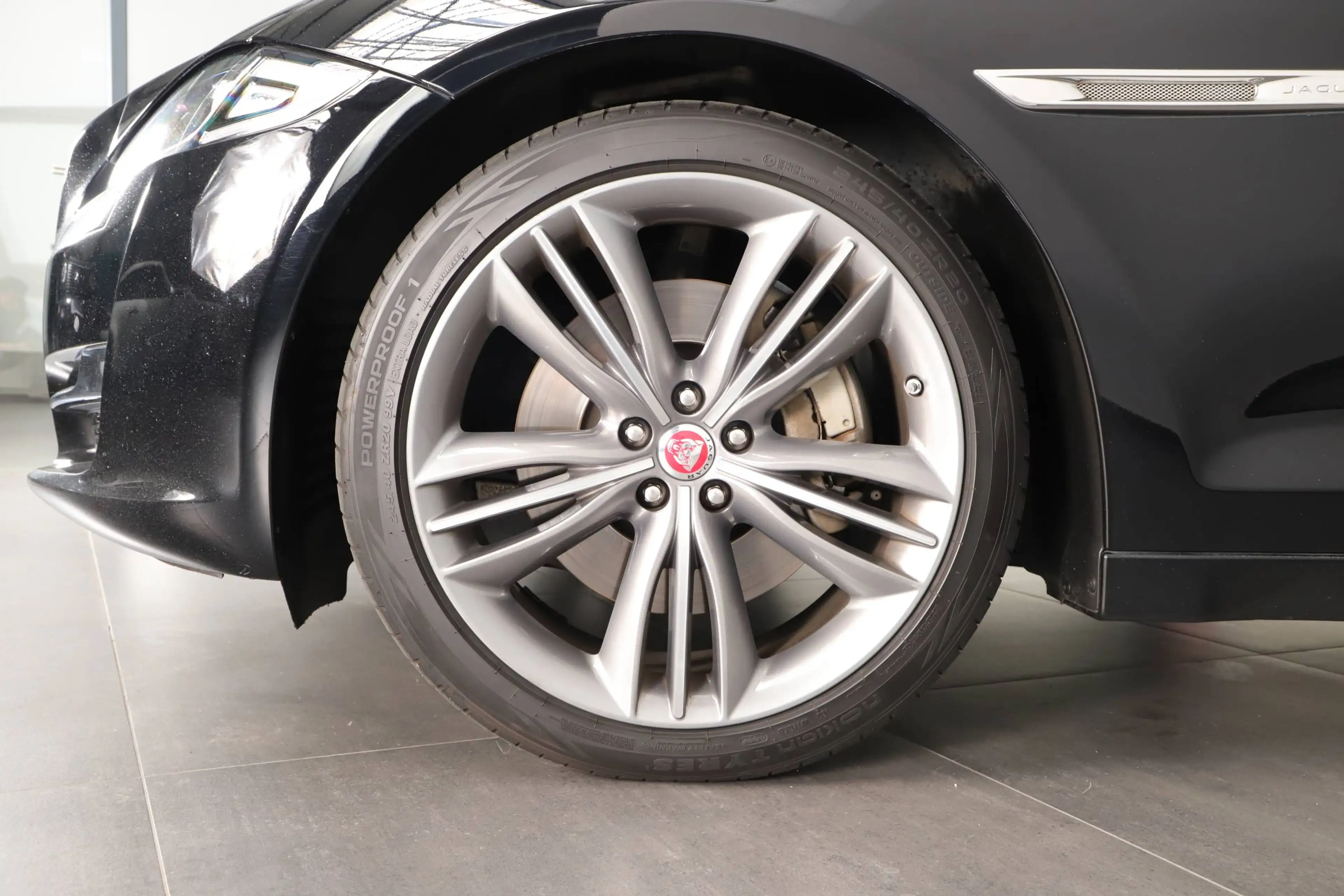 Jaguar XJ XJ Diesel 3.0 V6 Diesel Premium Luxury U-FREI S-HEFT MWST — photo 3