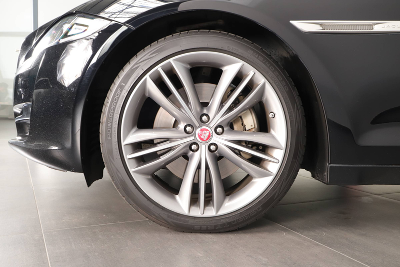 Jaguar XJ XJ Diesel 3.0 V6 Diesel Premium Luxury U-FREI S-HEFT MWST — photo 4
