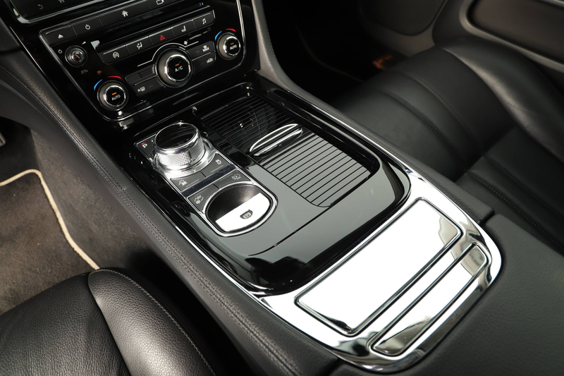 Jaguar XJ XJ Diesel 3.0 V6 Diesel Premium Luxury U-FREI S-HEFT MWST — photo 13