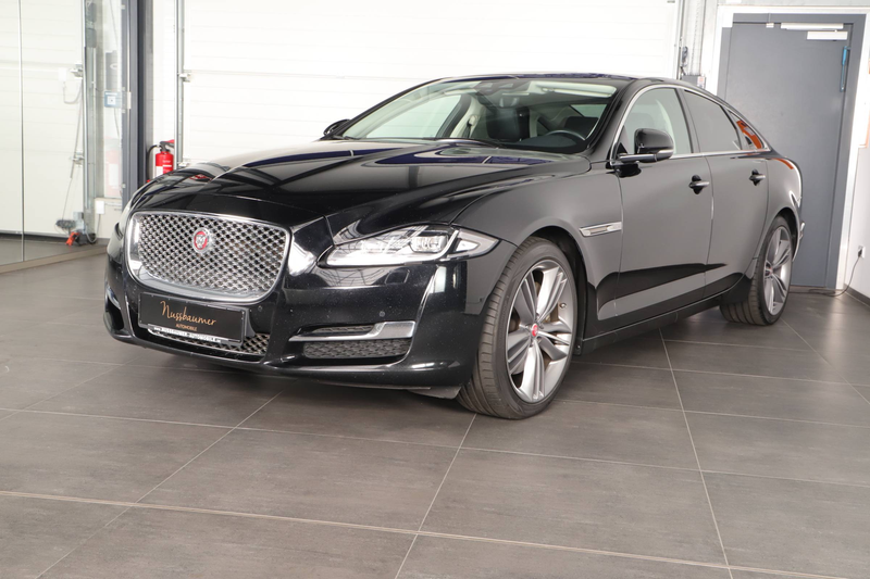 Jaguar XJ XJ Diesel 3.0 V6 Diesel Premium Luxury U-FREI S-HEFT MWST — photo 3