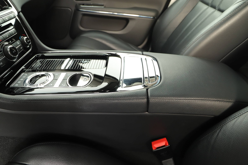 Jaguar XJ XJ Diesel 3.0 V6 Diesel Premium Luxury U-FREI S-HEFT MWST — photo 11