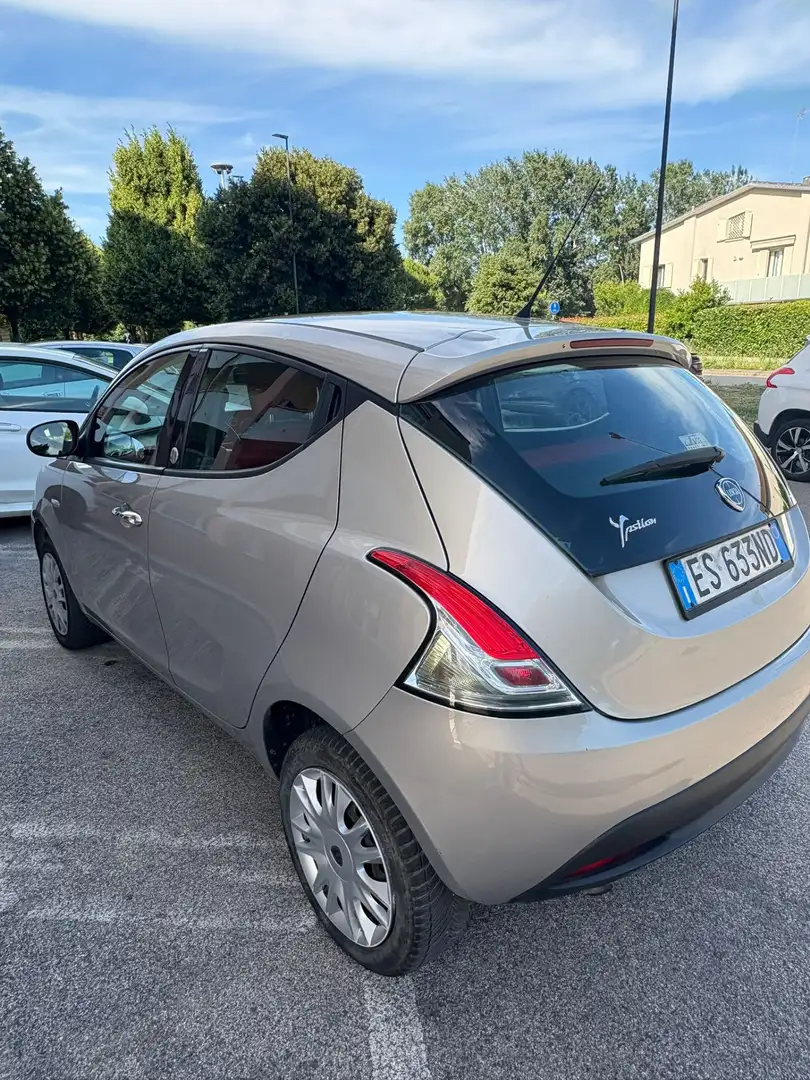 Lancia Ypsilon 0.9 t.air Silver ecochic metano 80cv - 1