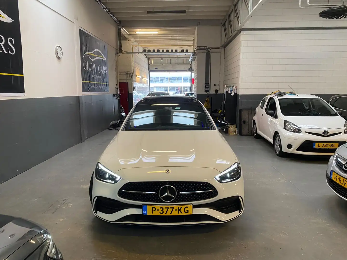 Mercedes-Benz C 200 AMG Line|360 CAMERA|NIGHT|SFEER|19 Wit - 2