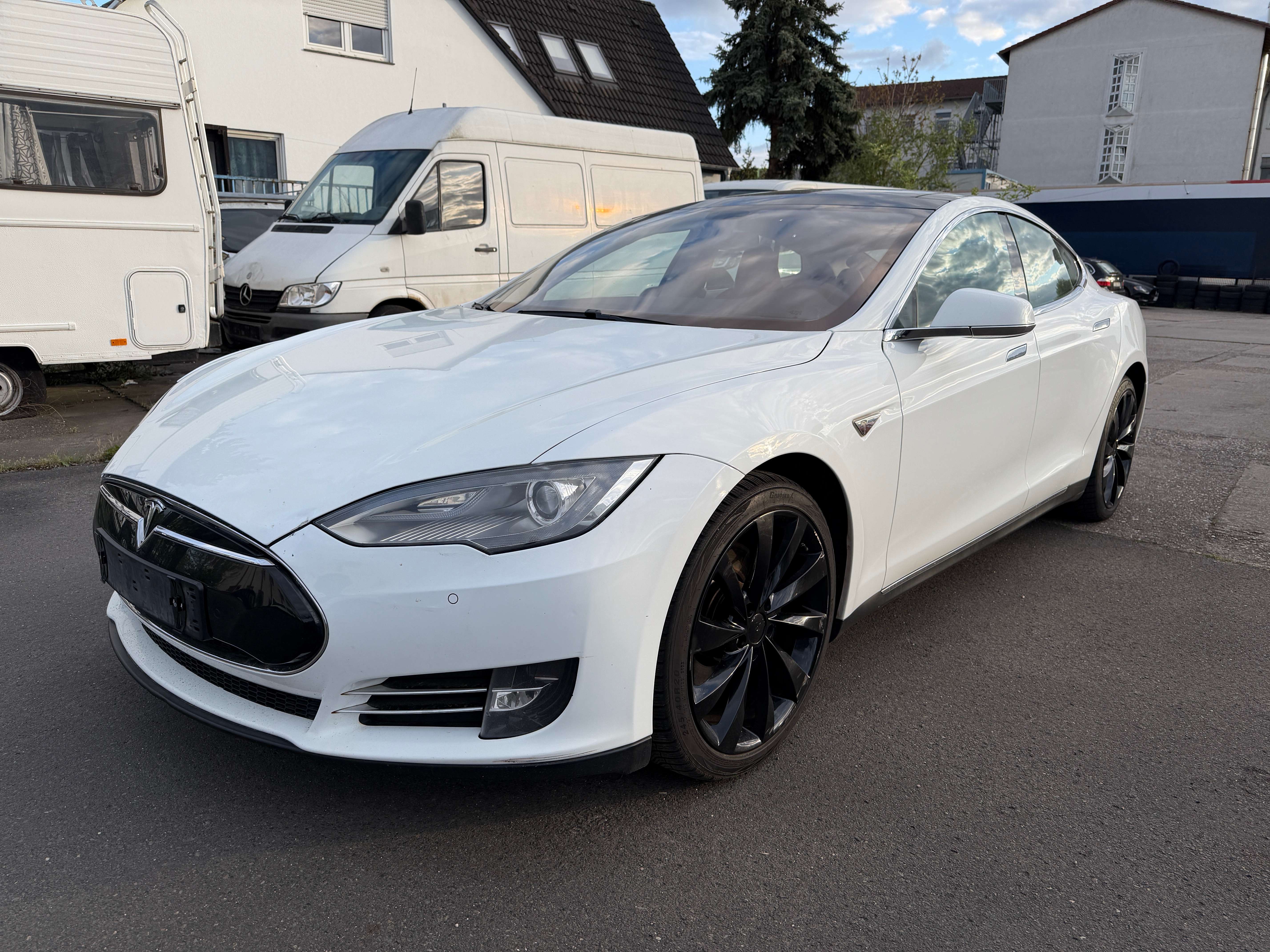 Second hand Tesla Model S electro