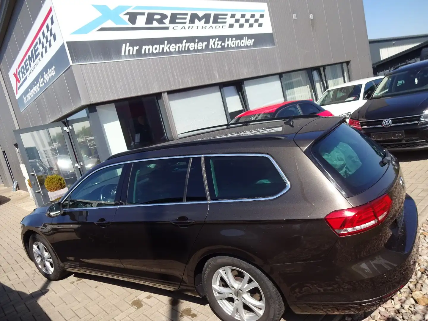 Volkswagen Passat Variant 2.0 TDI Comfortline DSG/LED Marrón - 1