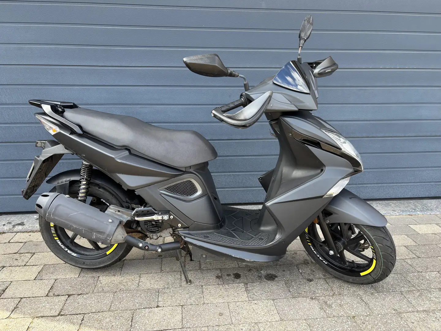 Kymco Super 8 50cc 2020 <10k km Zwart - 1