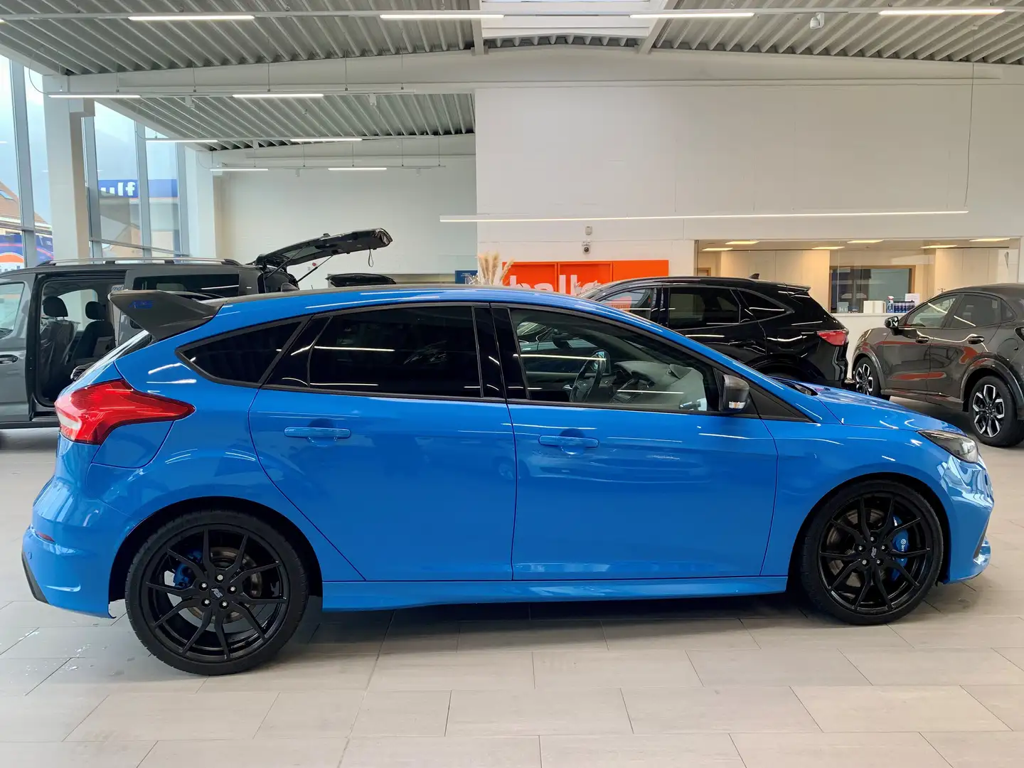 Ford Focus 2.3 EcoBoost 4x4 Limited Blauw - 2