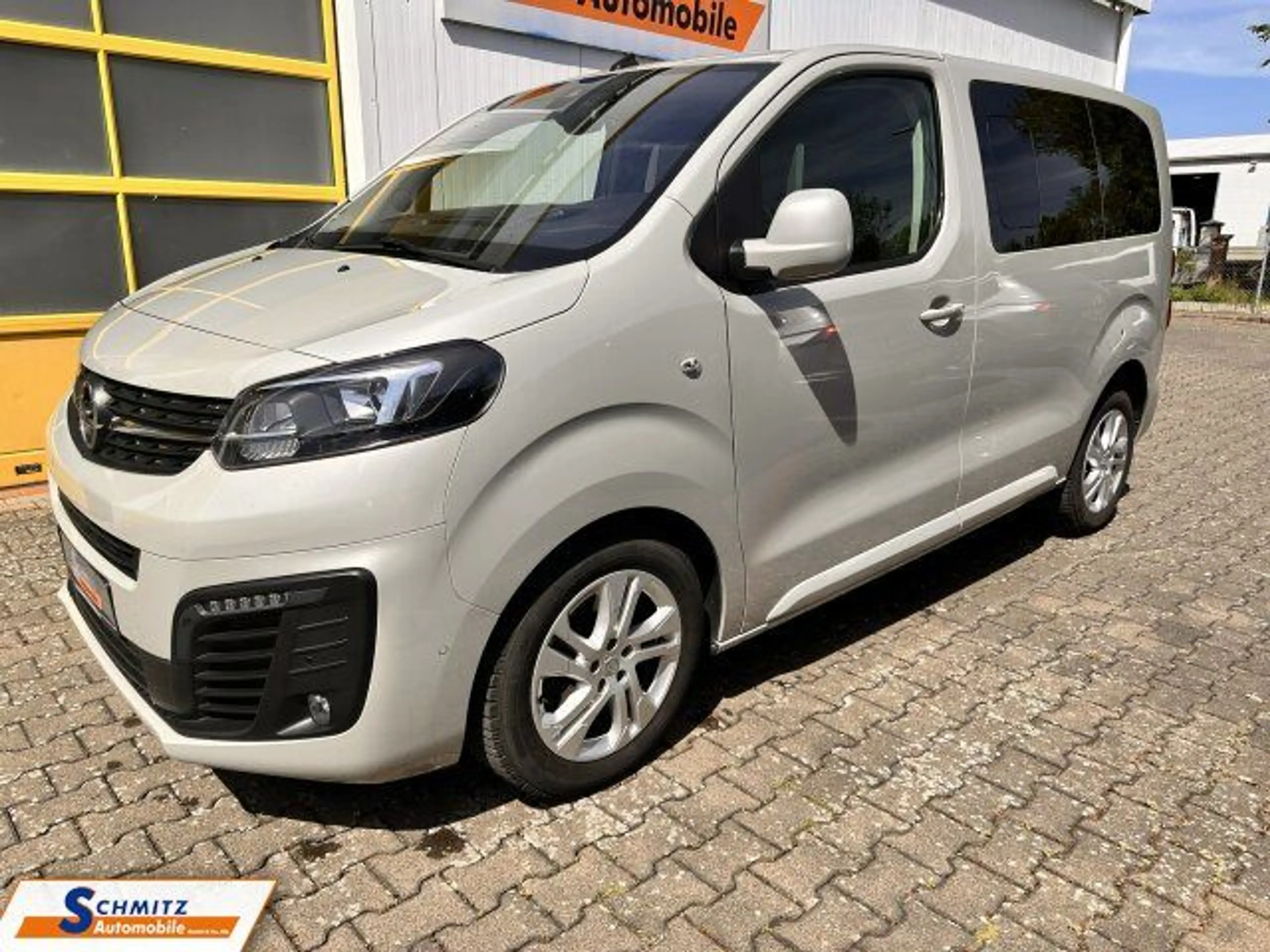 Opel Zafira Life 1.5 S Edition Navi/R-Cam/Xenon/PDC — photo 2