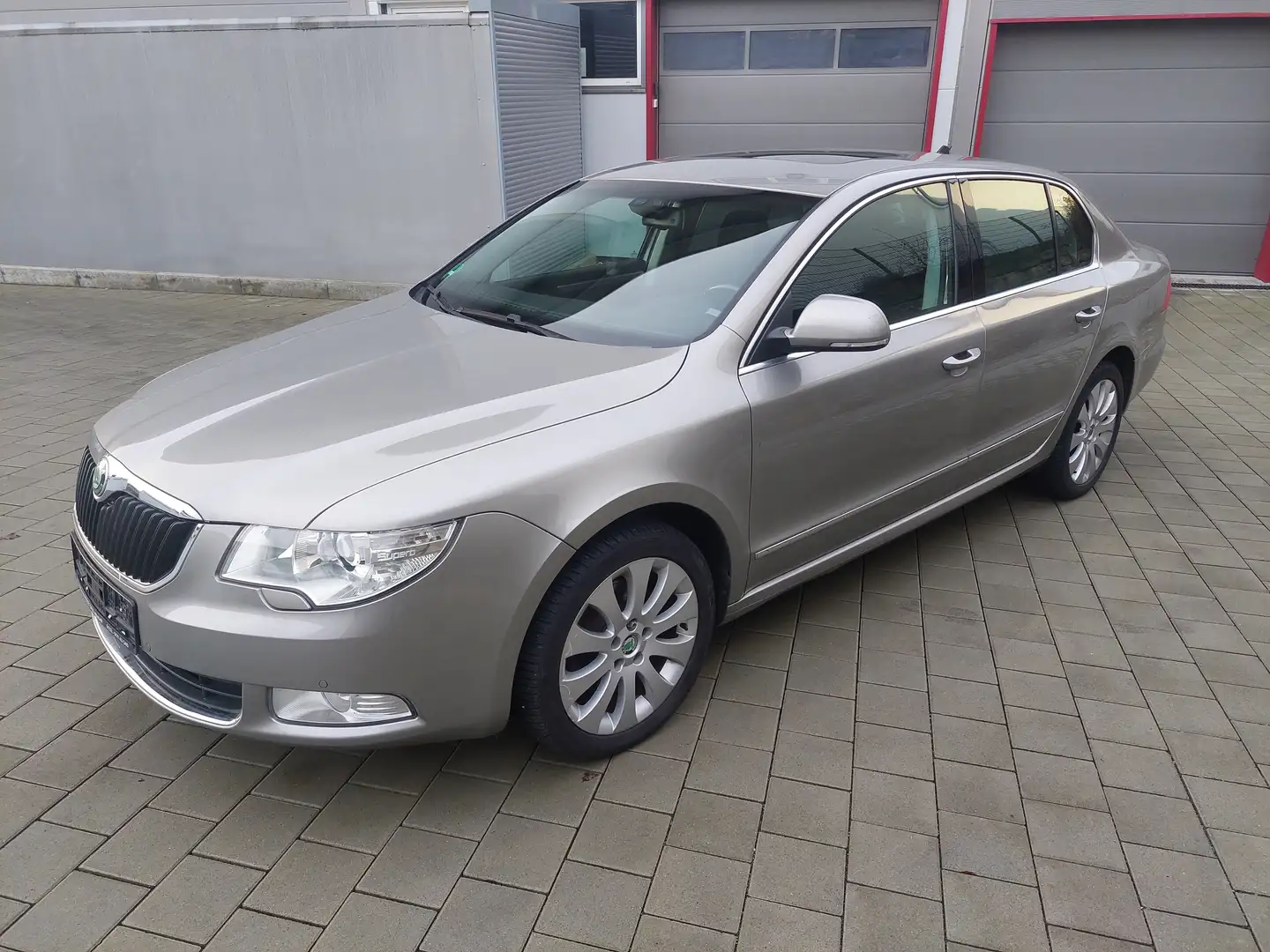 Skoda Superb Elegance Beige - 1