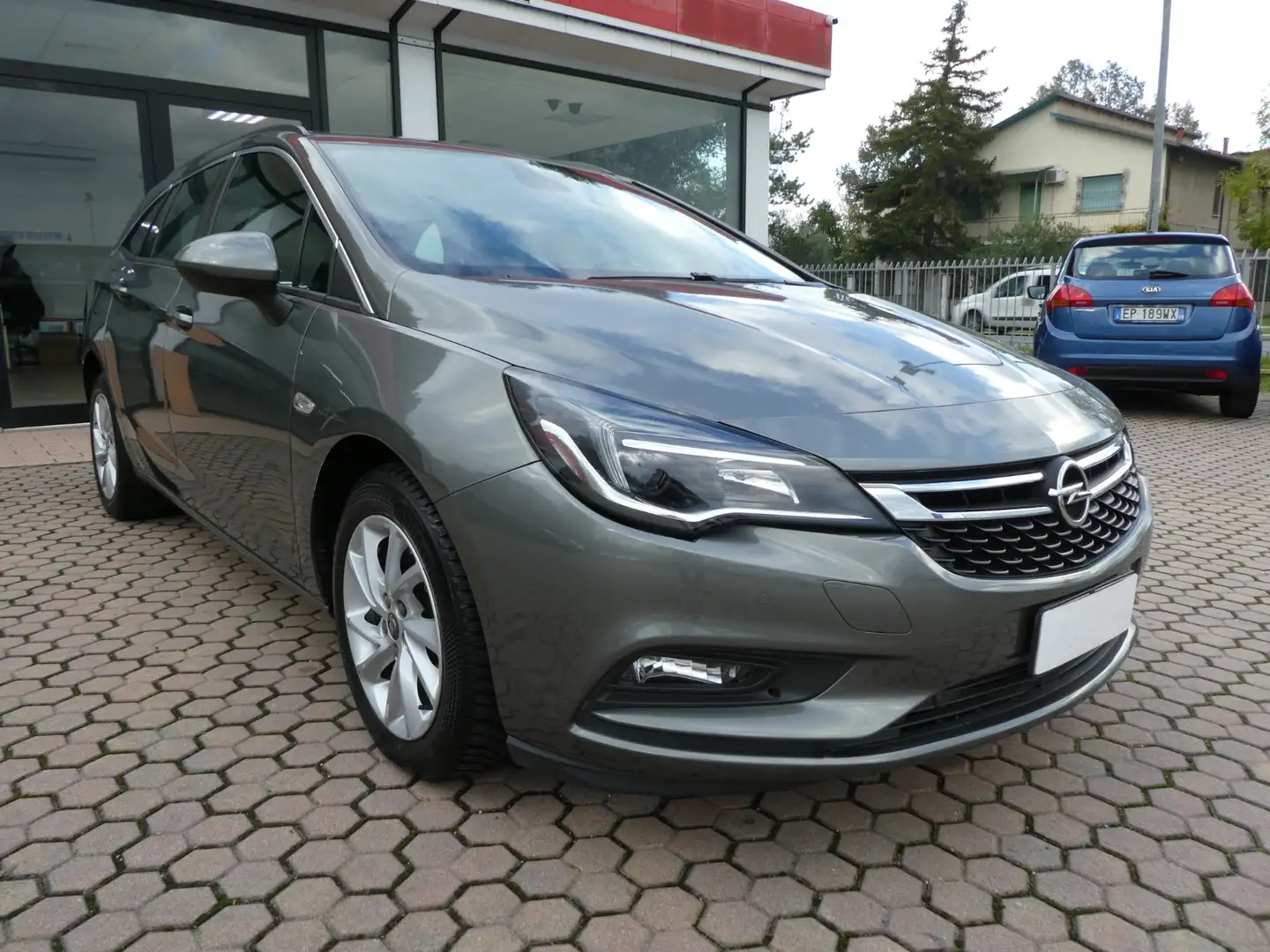 Opel Astra 1.6 CDTi 136CV aut. OK NEOPATENTATI Plateado - 2