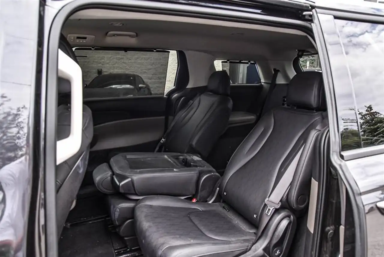 Kia Carnival photo Kia Carnival
