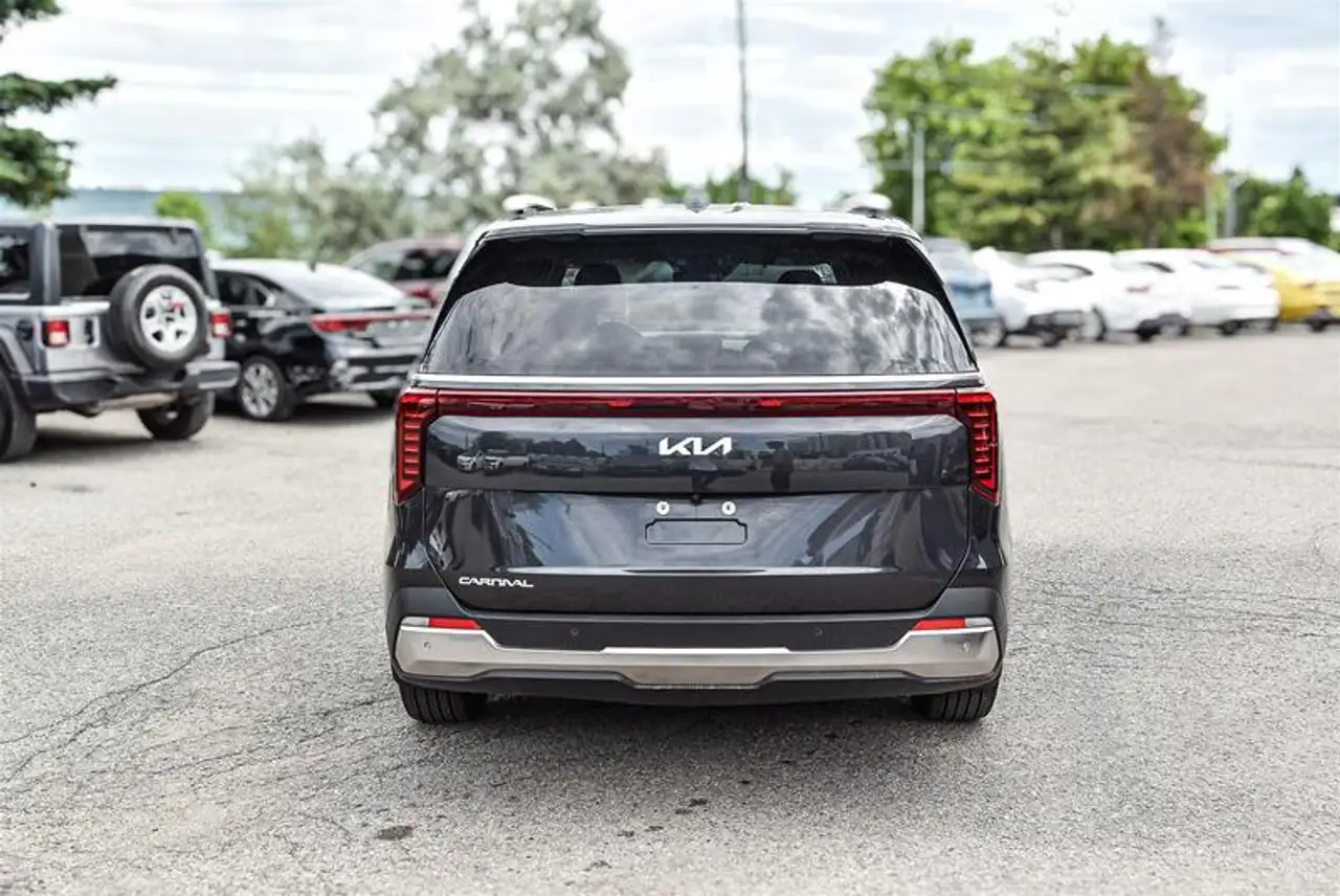 Kia Carnival photo Kia Carnival