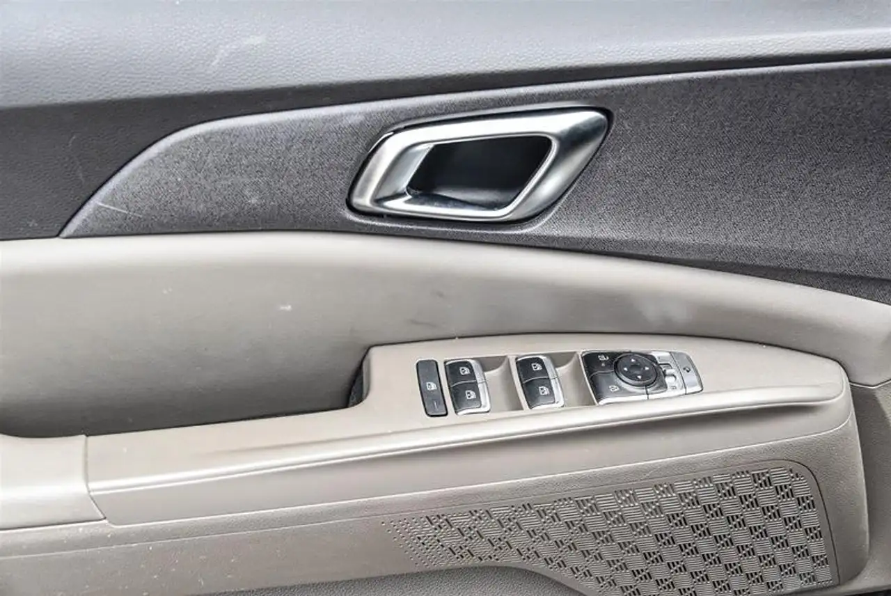 Kia Carnival photo Kia Carnival