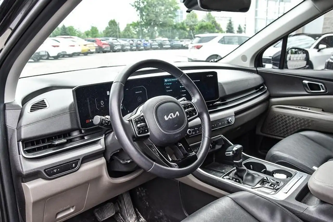 Kia Carnival photo Kia Carnival
