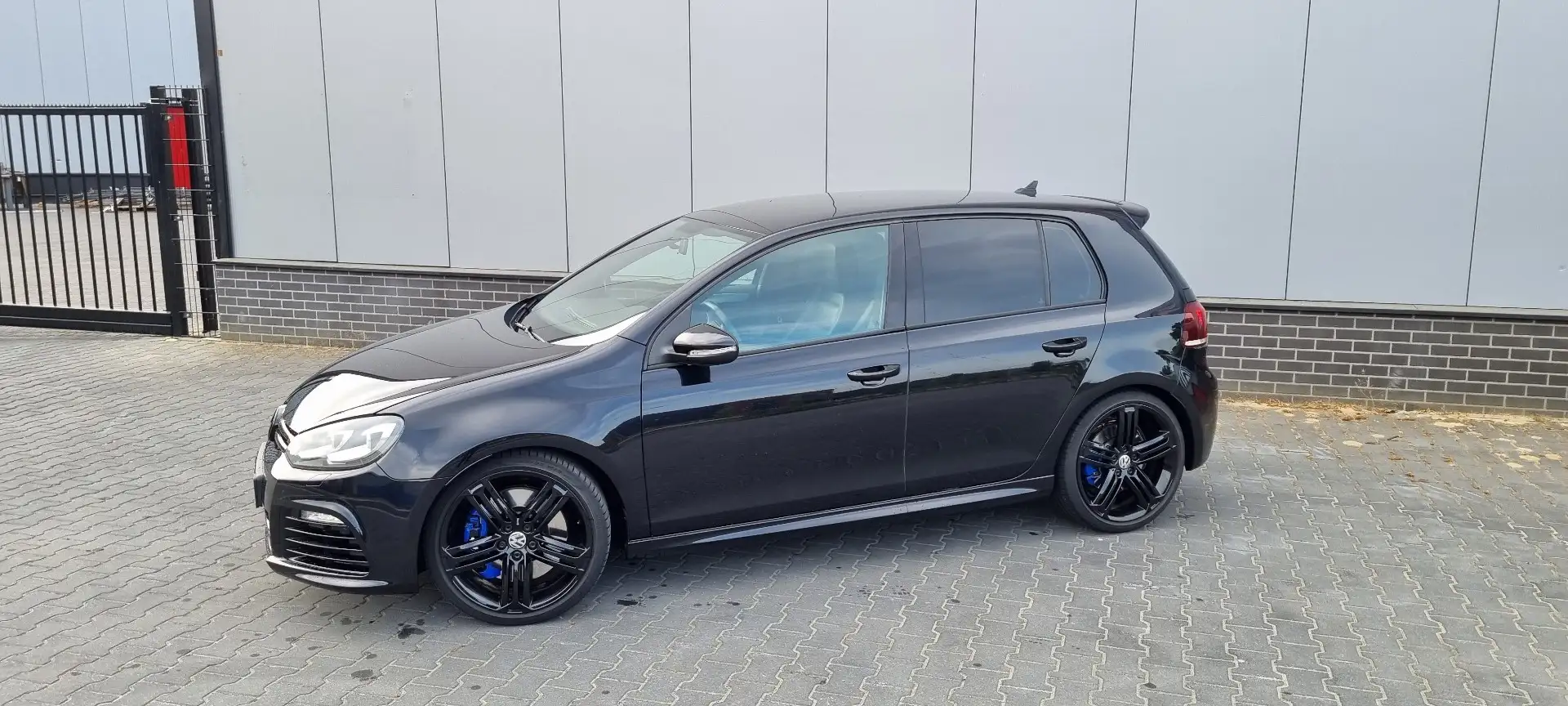 Volkswagen Golf 2.0 R20 4-Motion DSG Zwart - 2