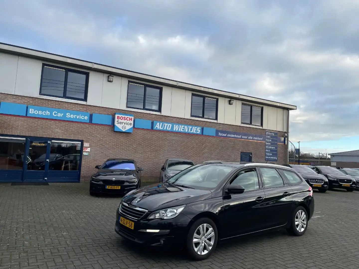 Peugeot 308 SW 1.2 PureTech 96kw | Active | Airco | Navi Schwarz - 2