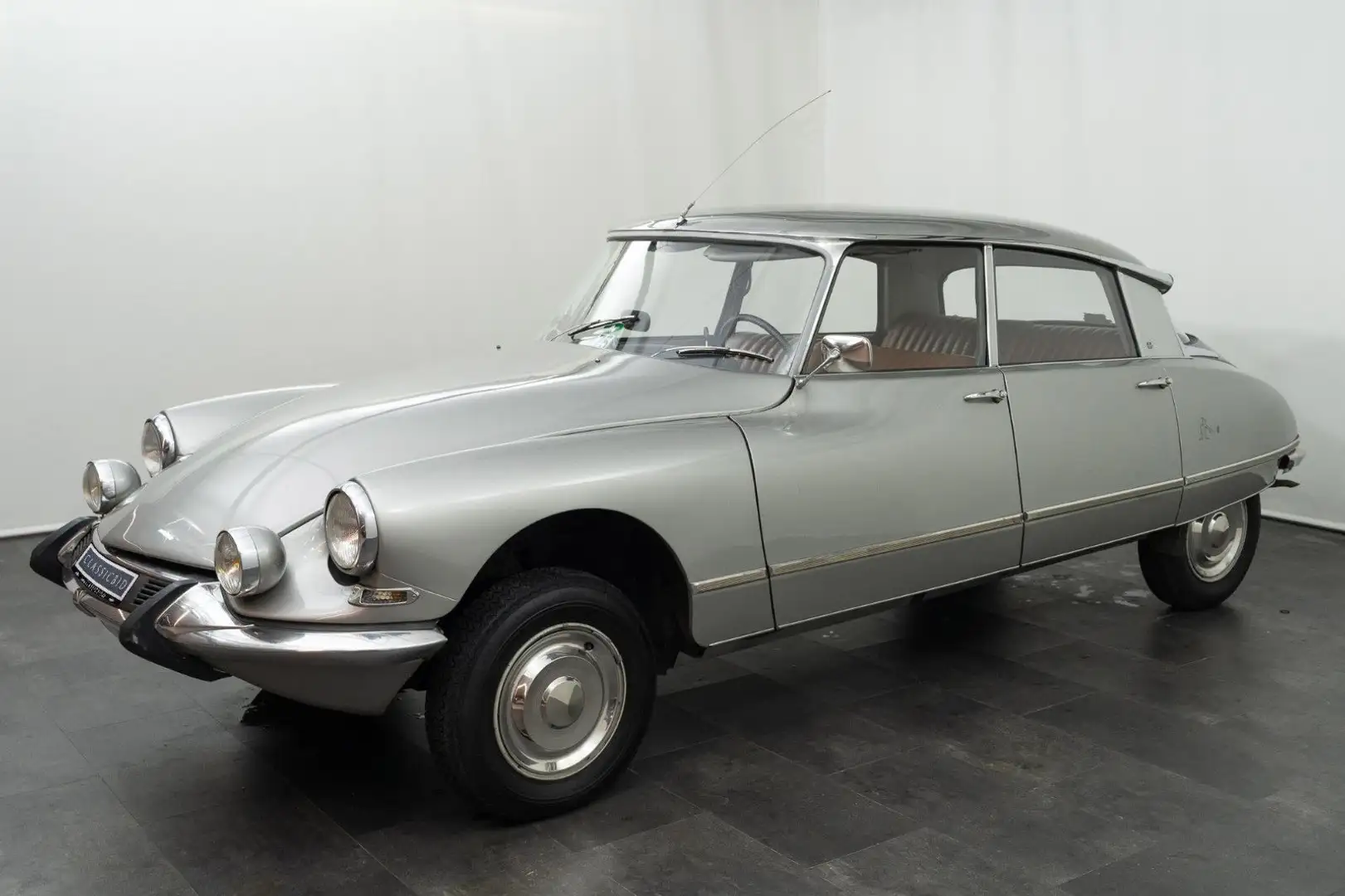 Citroen DS 21 Plateado - 1