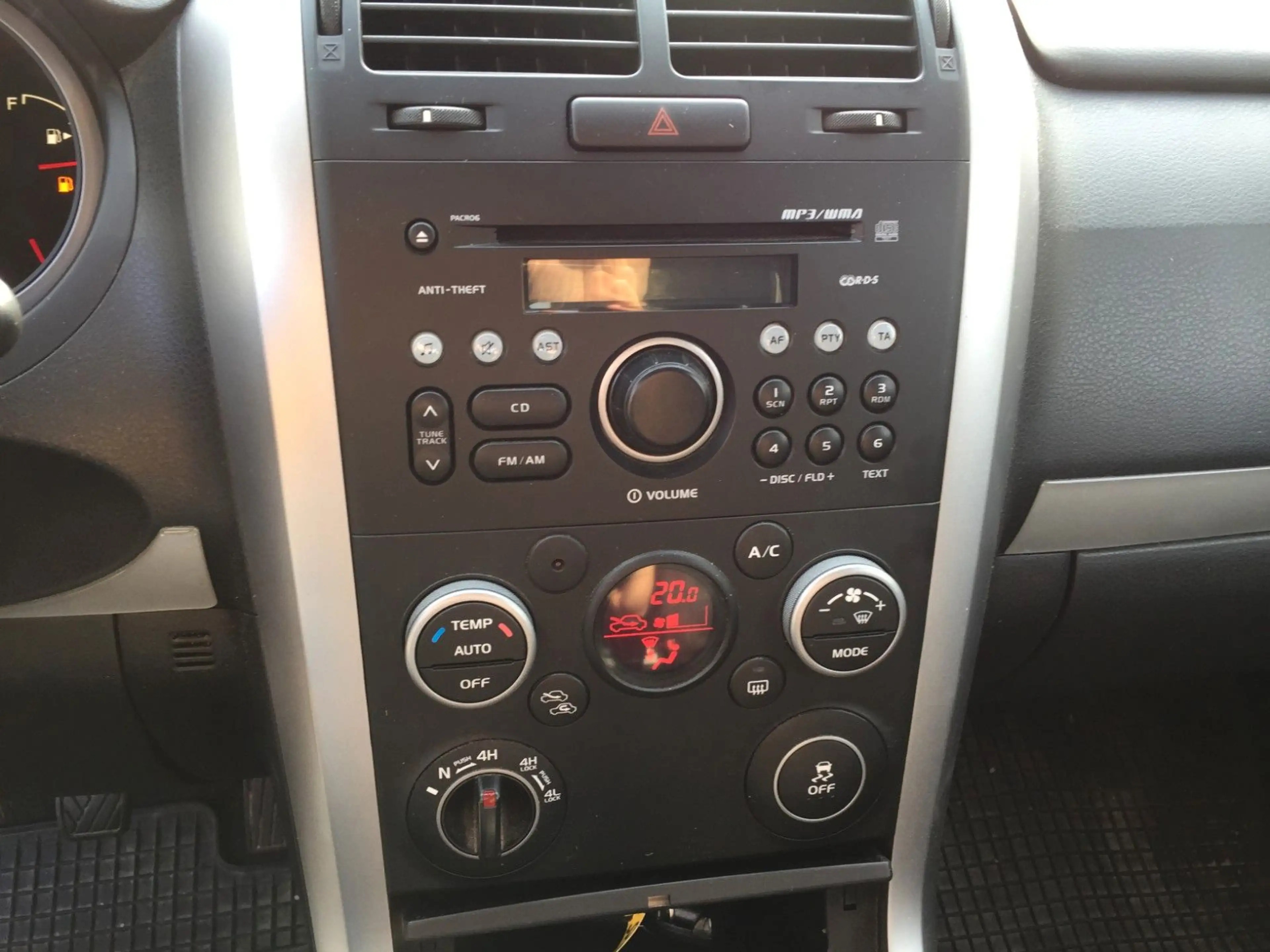 Suzuki Grand Vitara 2.4 Comfort *1.Hand* — photo 15